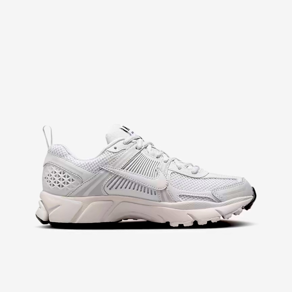 🦷 NIKE ZOOM VOMERO 5 WHITE 🦷 - Picture 2 of 4